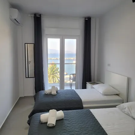 Daire Iraklitsa Port View *