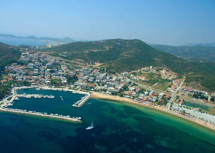 Iraklitsa Port View